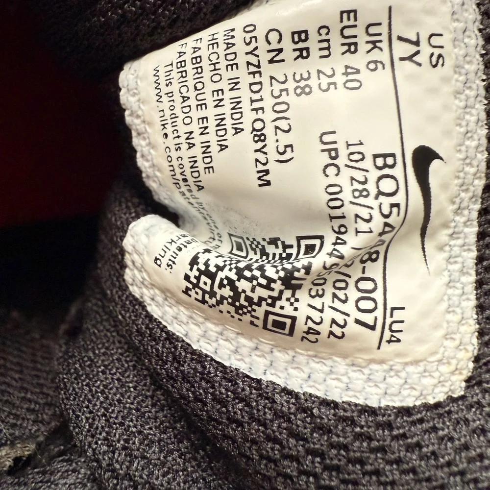 Nike court borough low 2 Red and Black Sports Sneakers Kids‎ Size 7Y - Picture 6 of 7